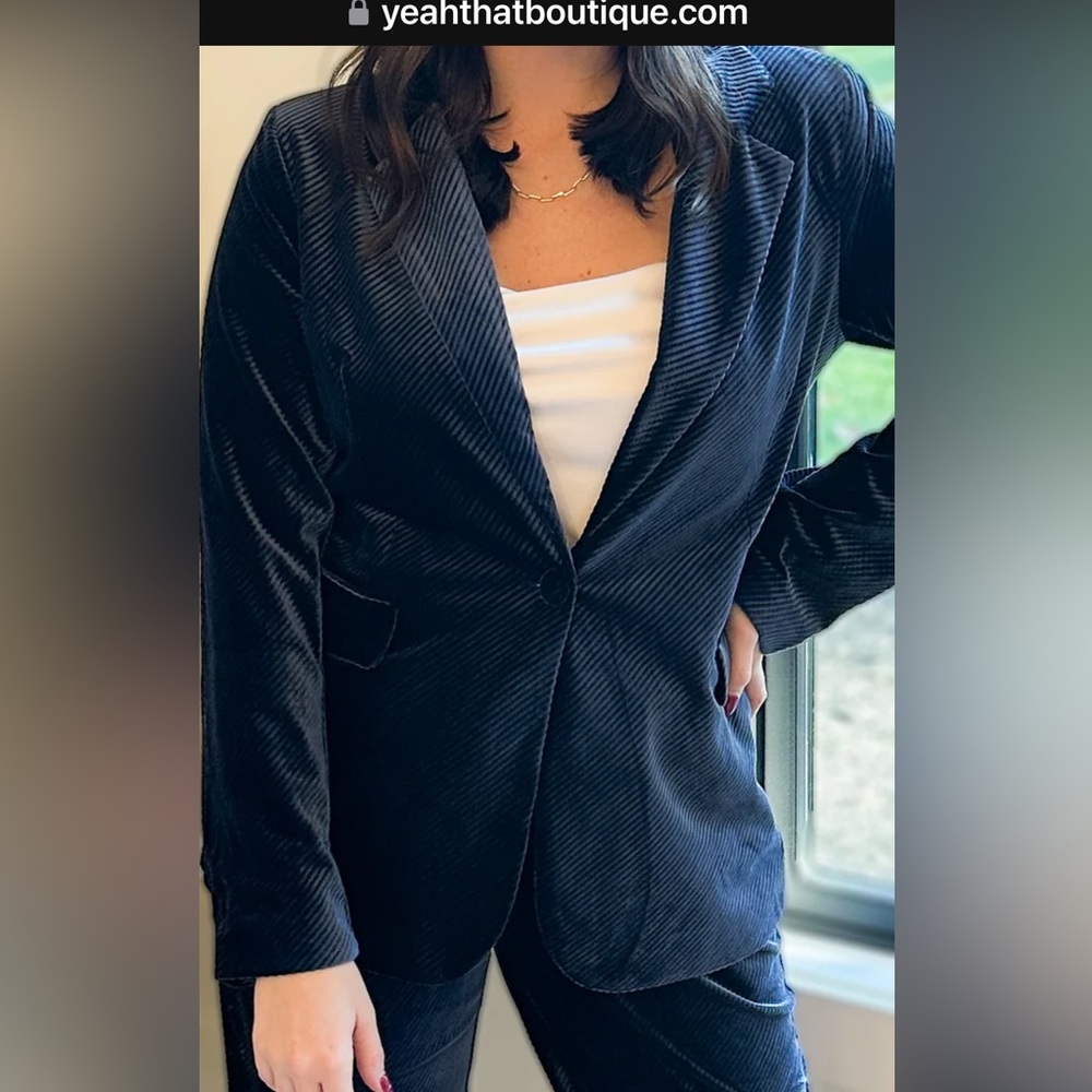 Molly Bracken ribbed navy velvet blazer